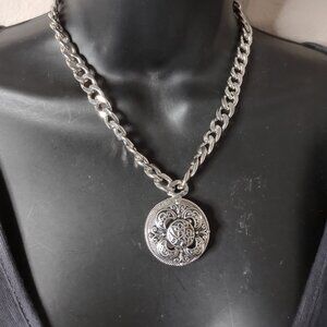 Heavy Silver Tone Round Pendant Chain Necklace